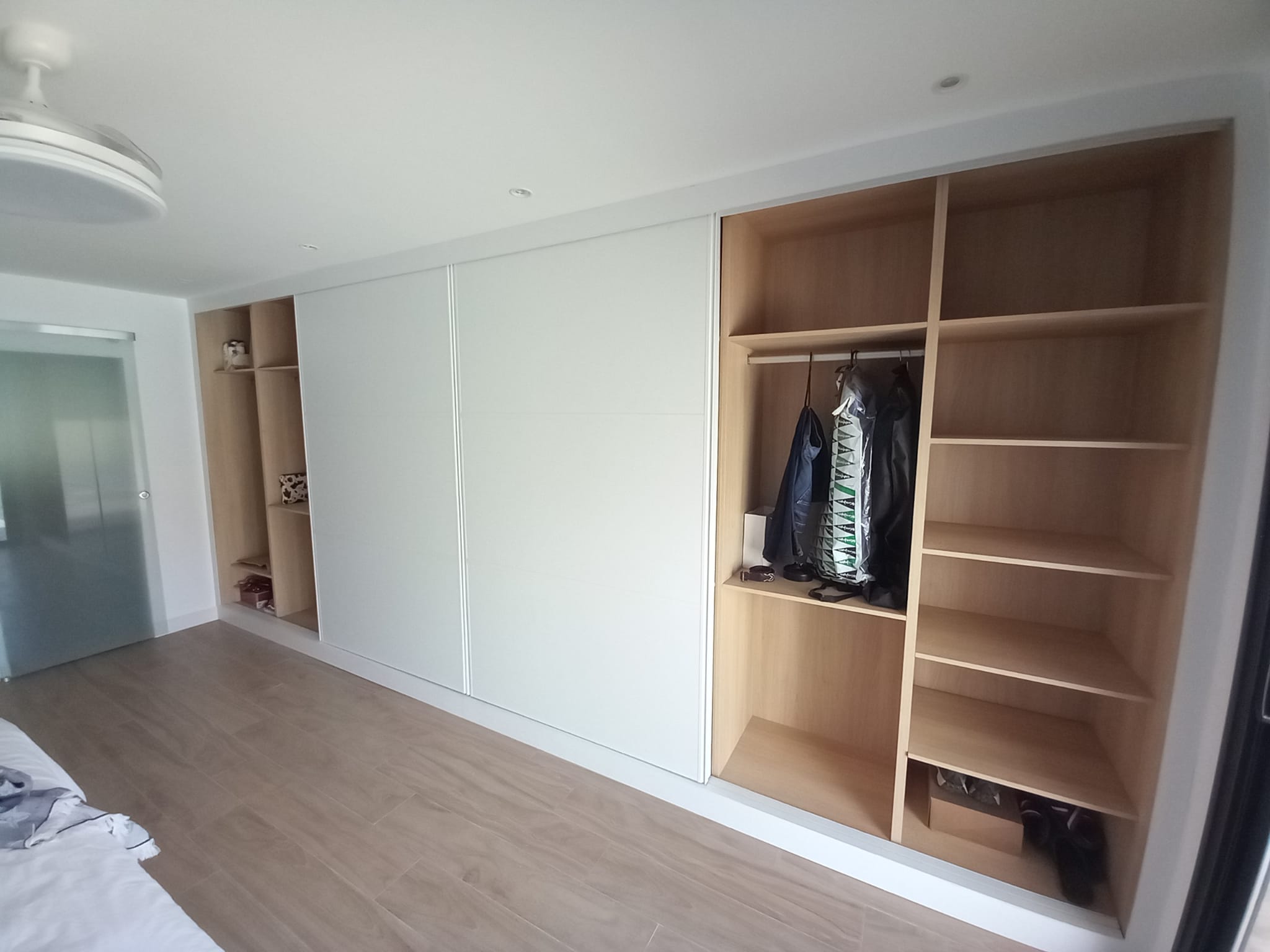 Vestidor con distribución optimizada